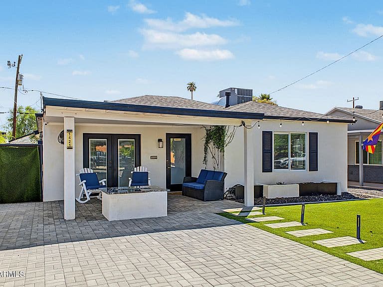 1421 E Hubbell Street photo 1