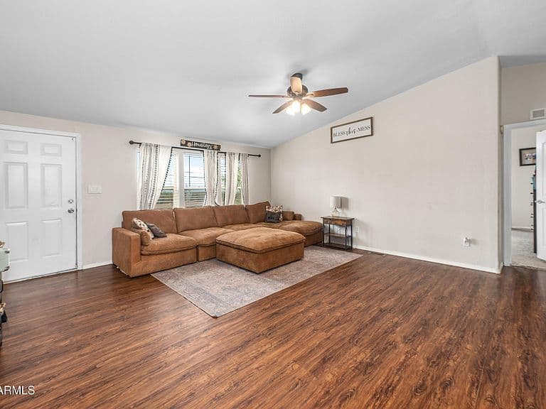 730 W MCKELLIPS Boulevard photo 4