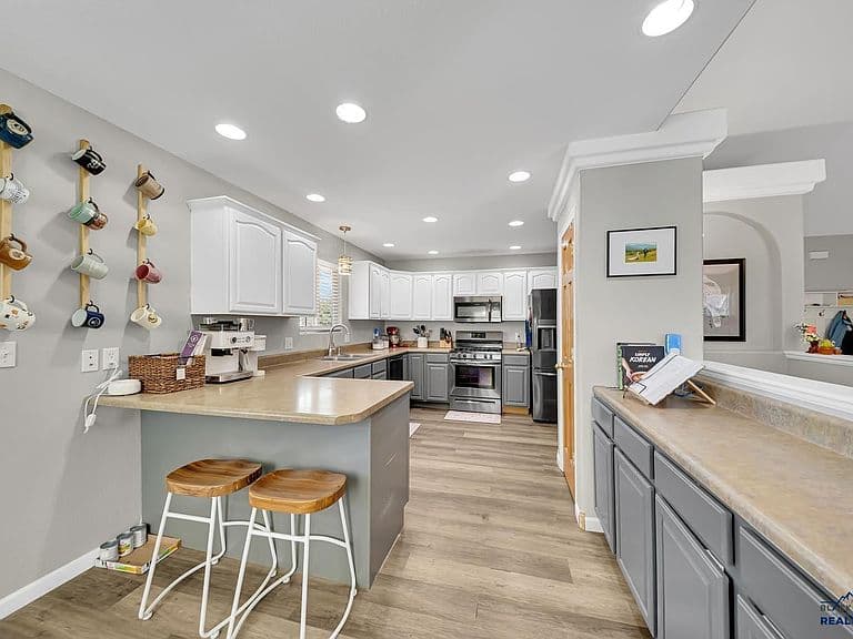10115 Laramie Ln photo 5