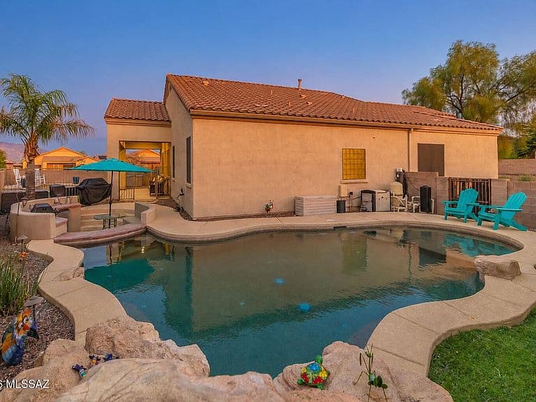 8440 N Sand Dune Pl photo 3