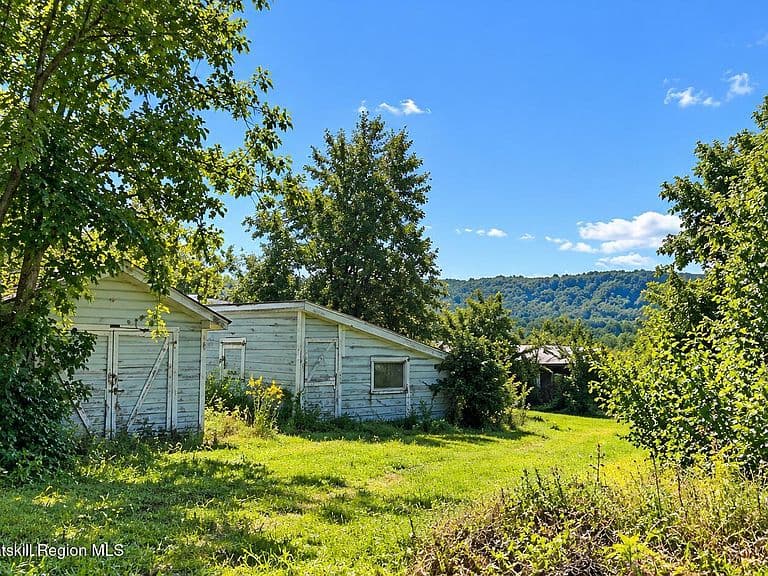 18 Carlton Road photo 2