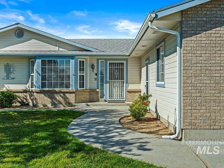 1100 Burnett Dr #406-C photo 3
