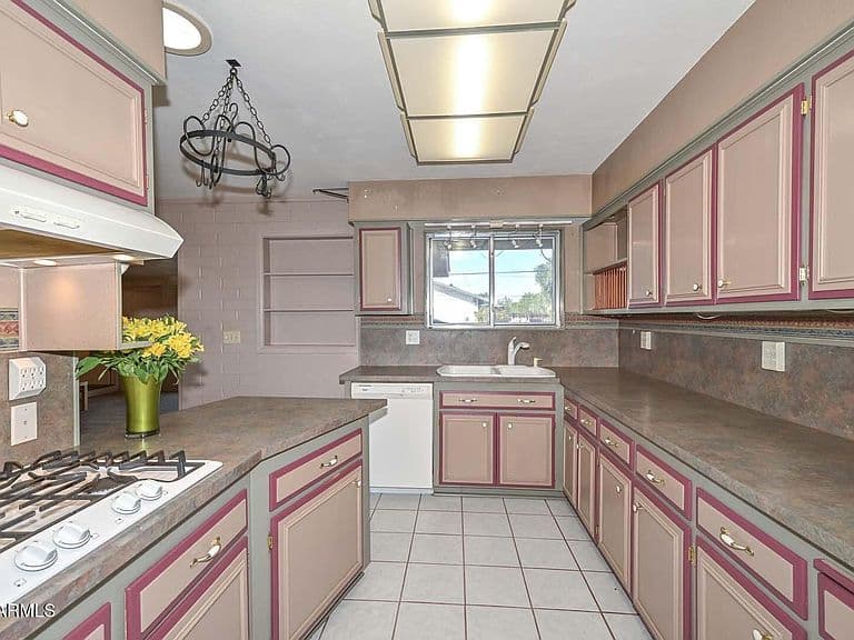 10116 W PEORIA Avenue photo 1