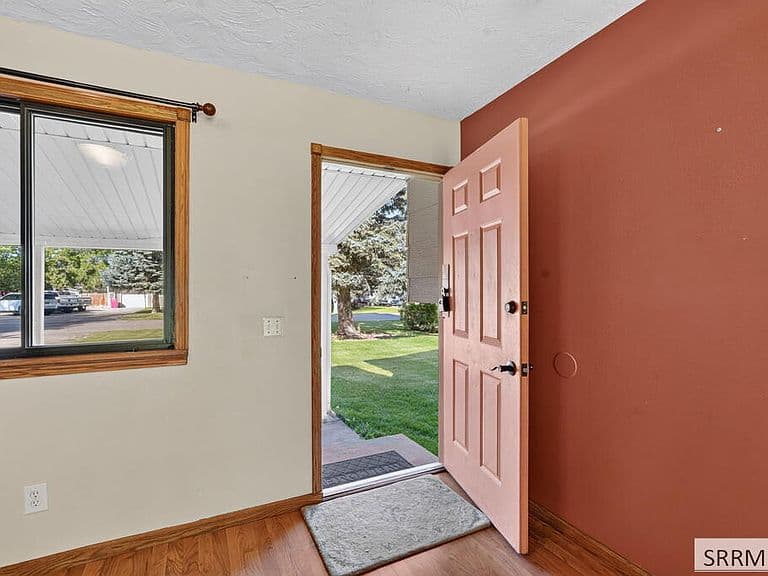 6676 N Derek Ln photo 2