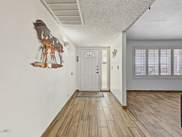 634 E VIA ELENA Street photo 4
