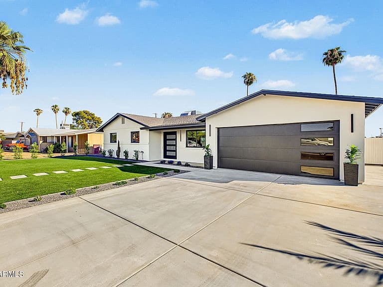 8403 E HEATHERBRAE Drive photo 2