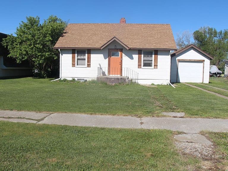 313 S Logan Ave photo 2