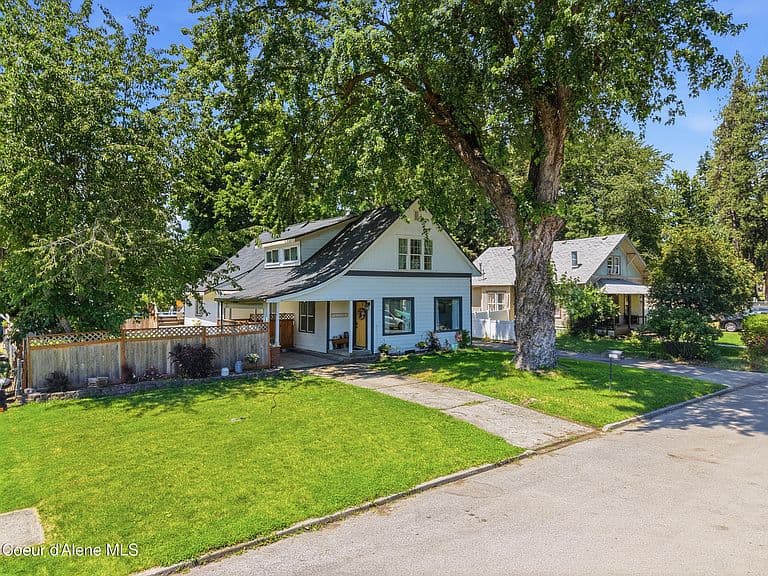 1007 N B St photo 2