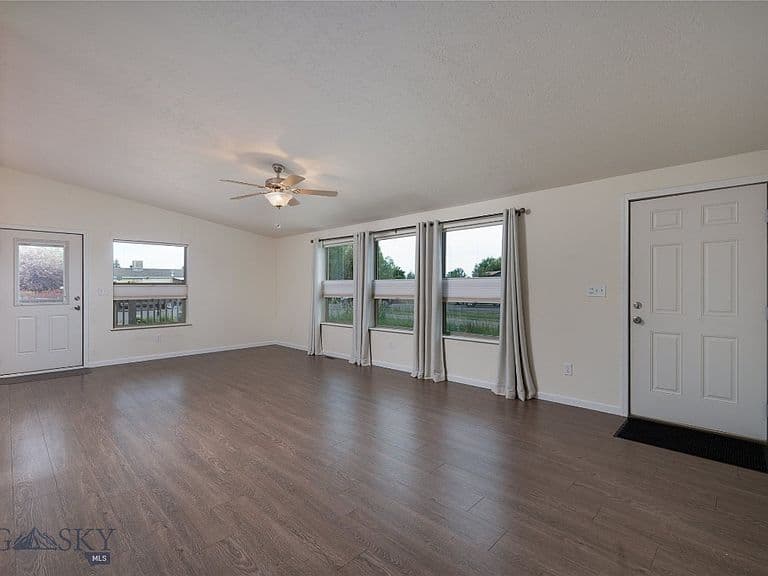 607 Meadow Cir photo 5