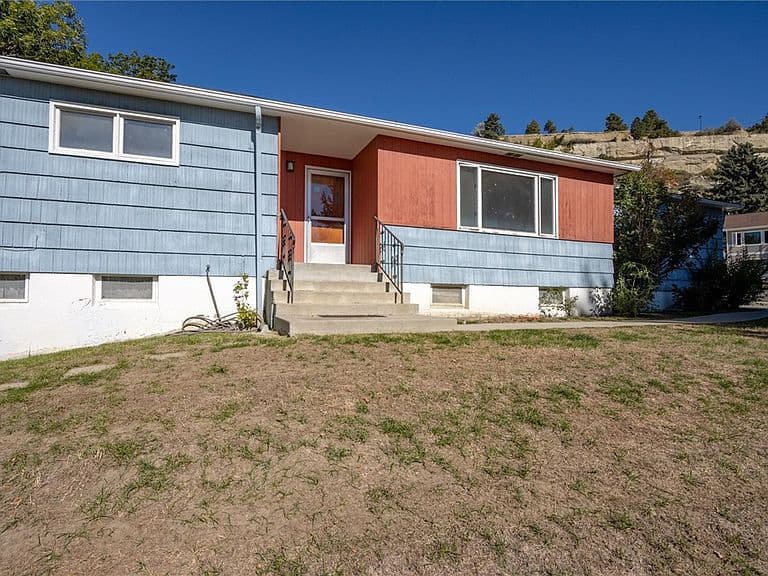 3106 Cactus Dr photo 2