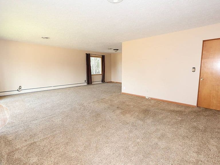 116 3rd St SW photo 5