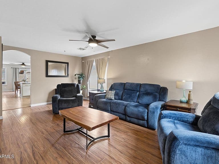 10844 E DIAMOND Avenue photo 2