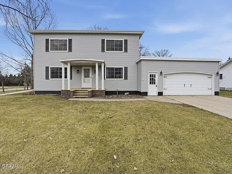 403 Lake St photo 1