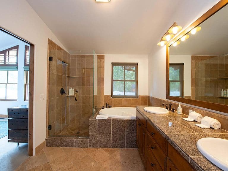 409 S Main St #4C photo 4