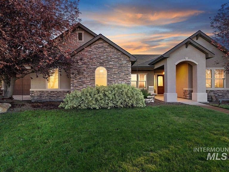 7521 N Grand Ridge Ln photo 2