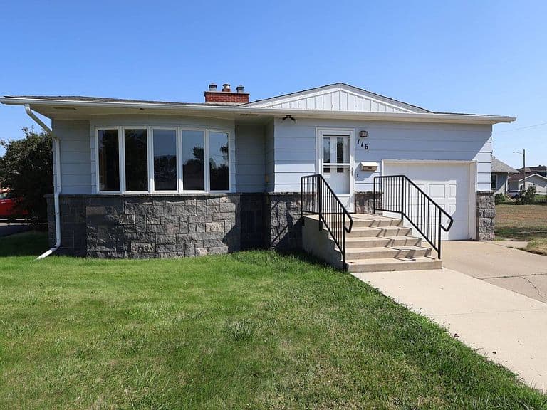 116 3rd St SW photo 1