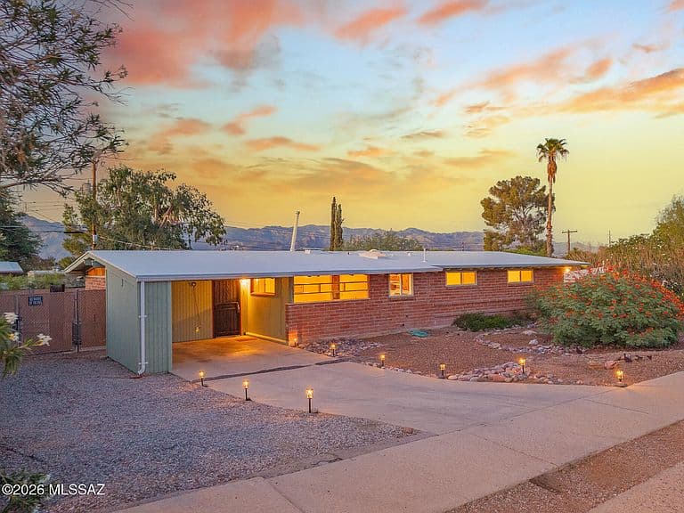 6965 E Luana Dr photo 2