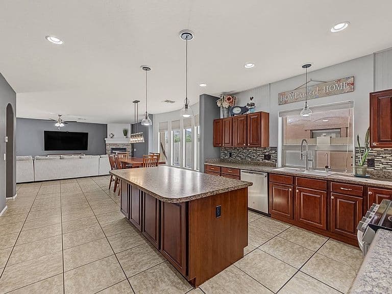 17537 W Andora St photo 5