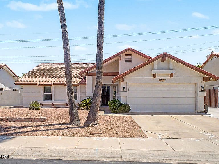 7519 W MCRAE Way photo 2