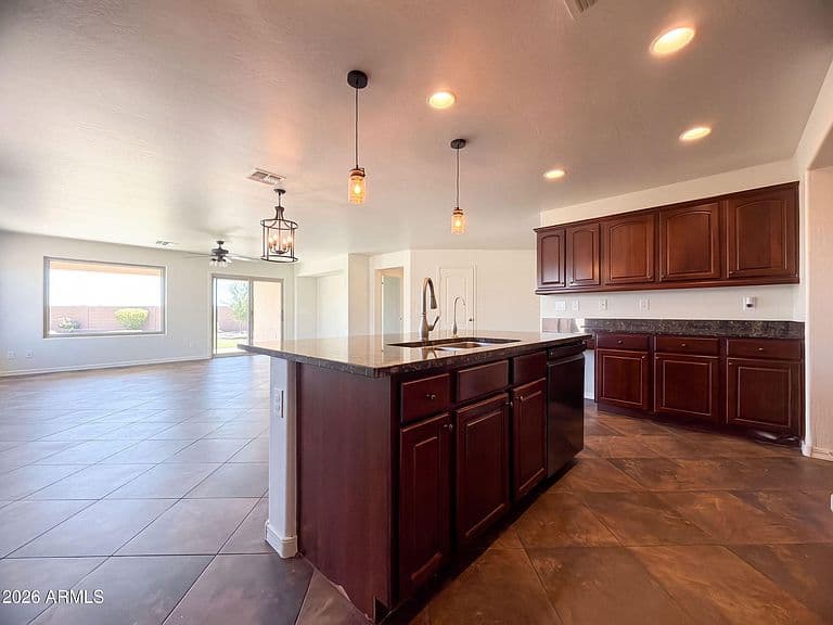859 W DESERT SEASONS Drive photo 4