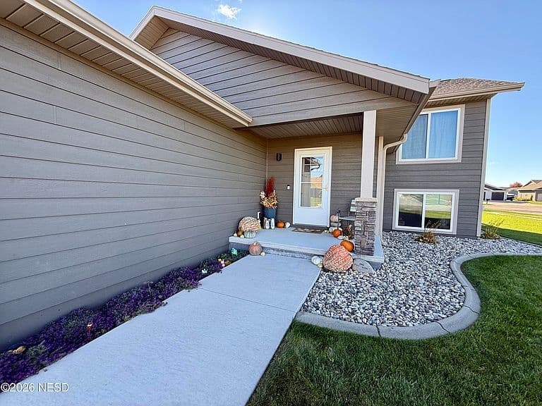 1318 Cherry Dr NE photo 5