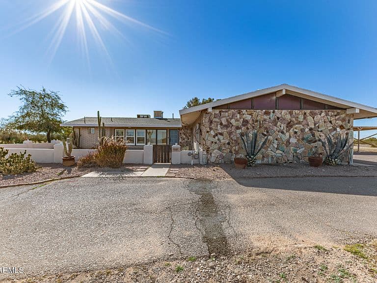1081 W DANA Avenue photo 2