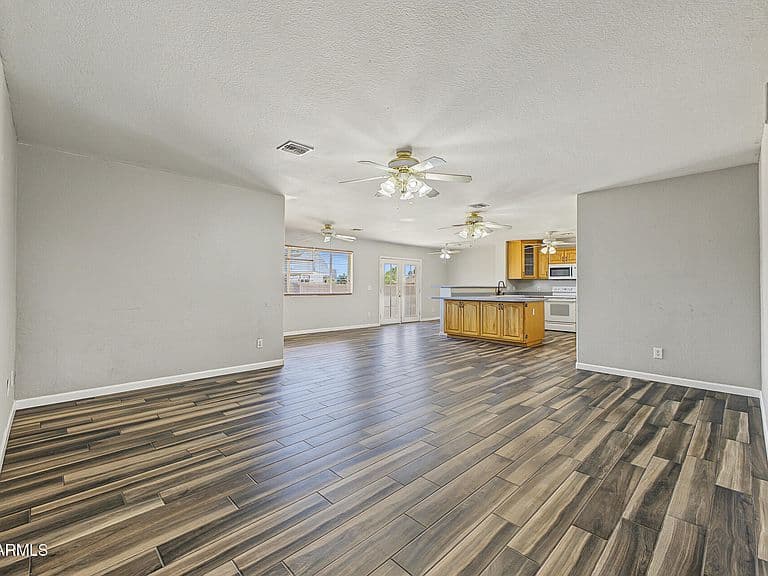1849 E GROVE Circle photo 2
