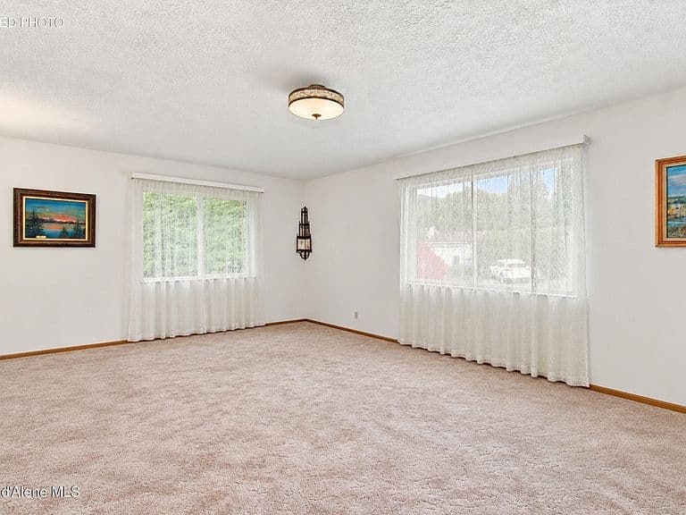 6936 W Trevor St photo 5