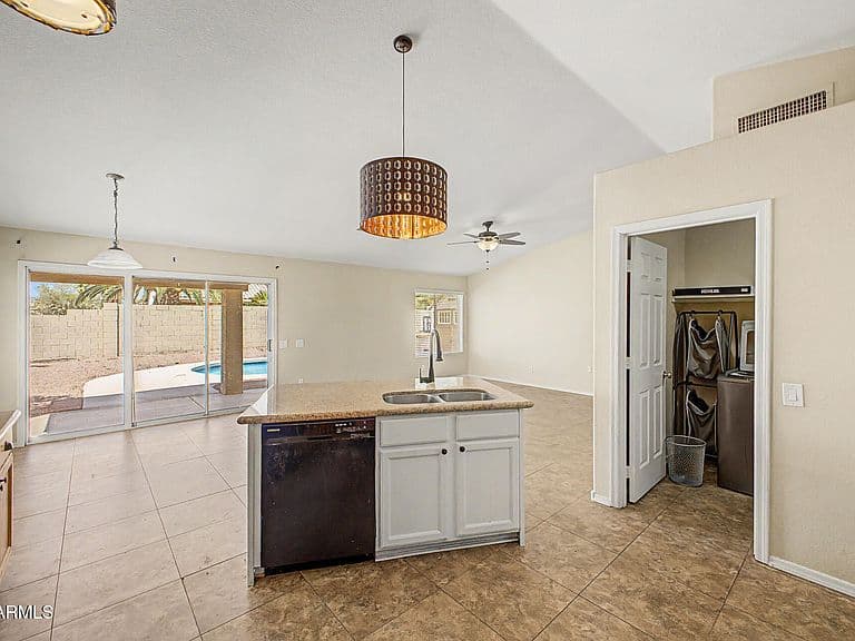 6310 E PORTIA Street photo 4