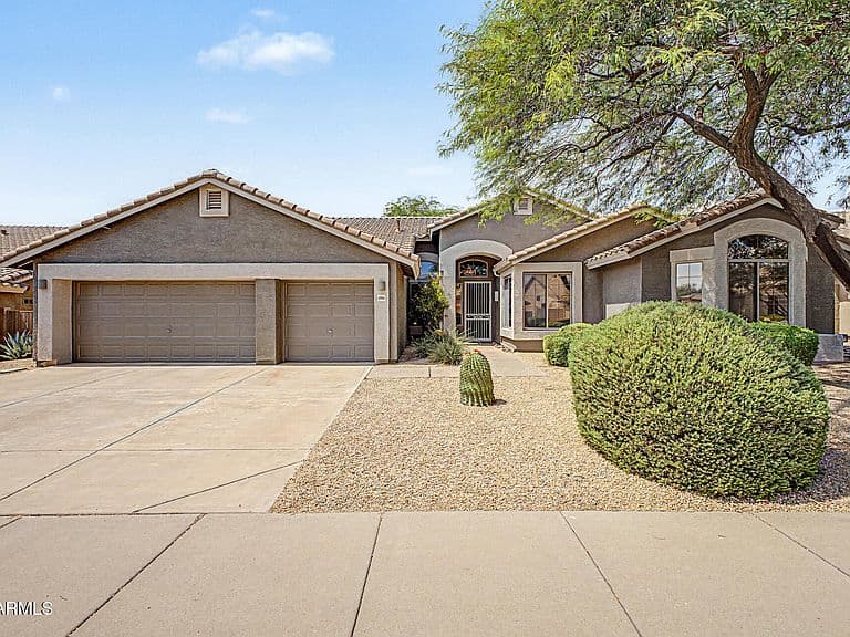 4944 E ARMOR Street photo 1