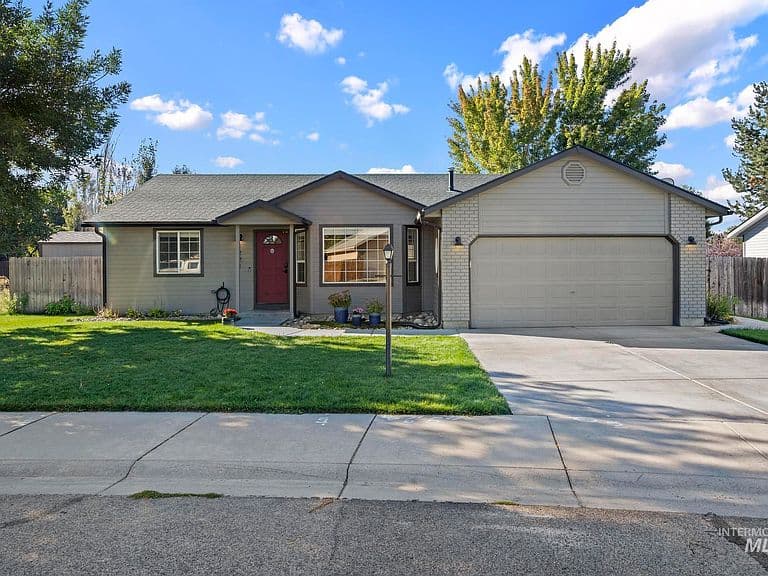 1221 W Waltman Dr photo 1