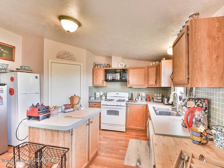 83 Meadow Lark Ln photo 3