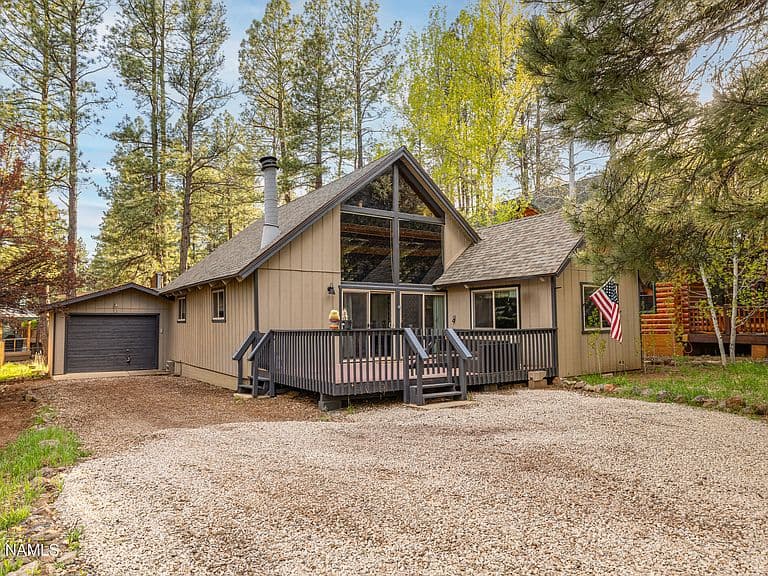 135 N Lodge Dr photo 1