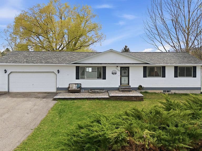9225 Grouse Dr photo 1