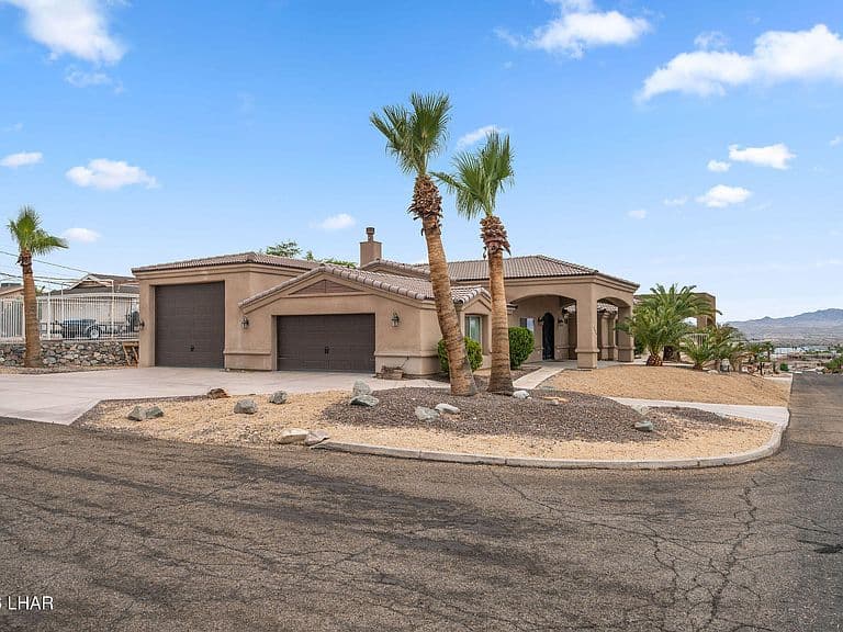 2030 Cabana Dr photo 4