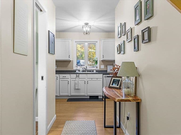 2 Birch Lane photo 4