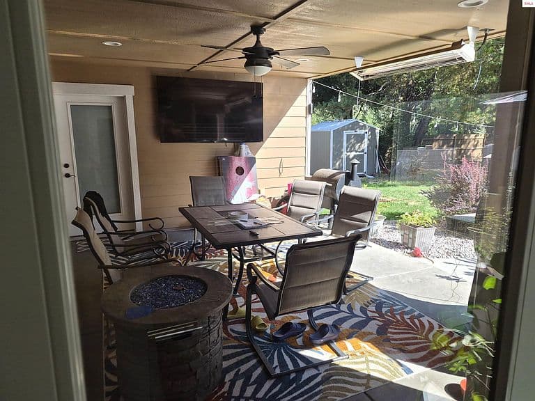 241 Beverly Dr photo 5