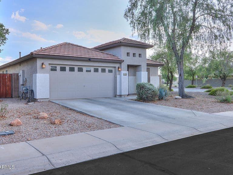 41655 W SOMERSET Drive photo 3
