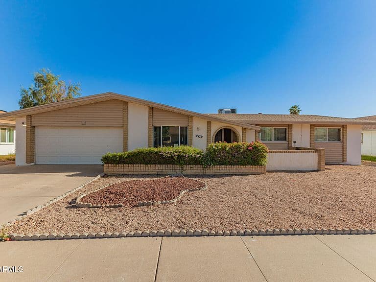 4419 W VOGEL Avenue photo 2