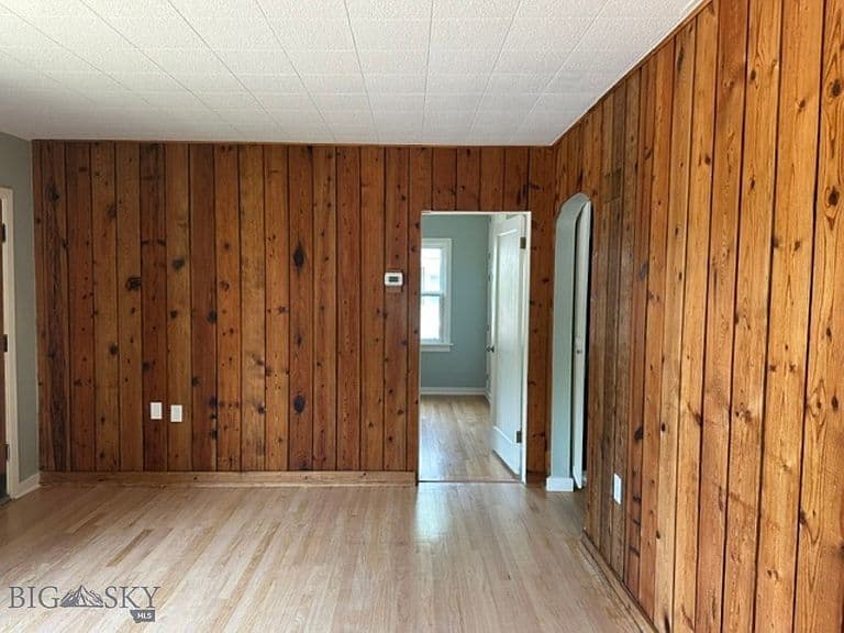 608 S 10th Ave photo 4