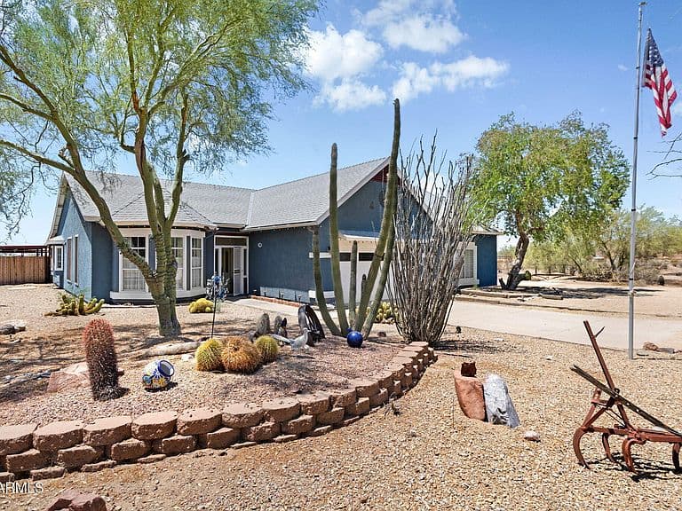 15679 W DUANE Lane photo 2