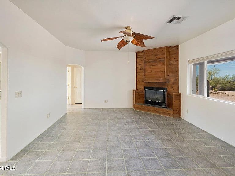 1775 N MOUNTAIN VIEW Road photo 5