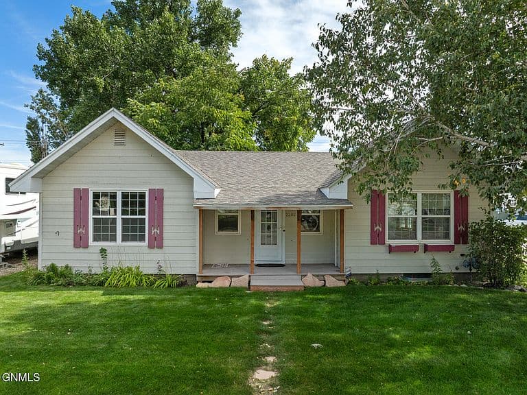 2202 University Ave photo 1