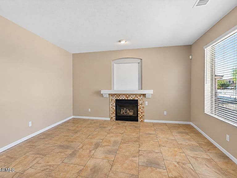 13849 W LISBON Lane photo 5