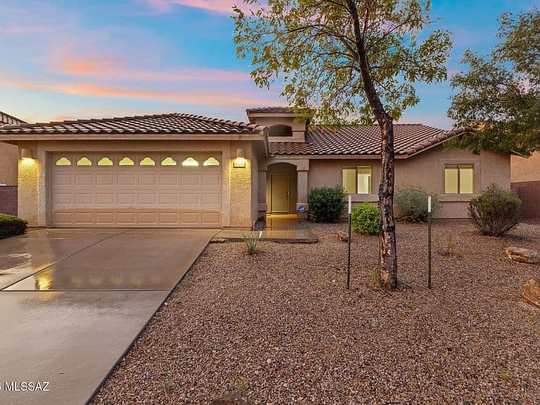 7741 E Big Meadow Dr photo 1