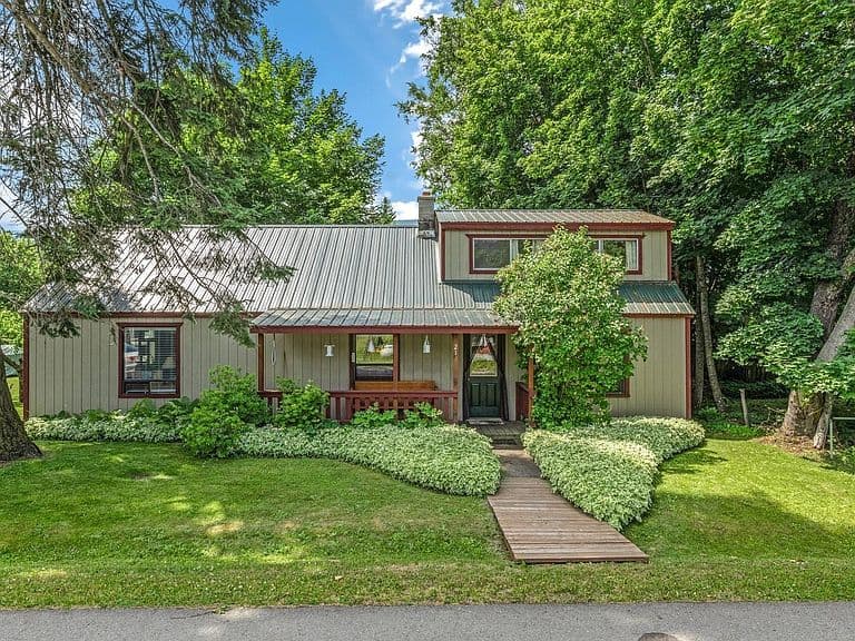 213 W 5th Ave photo 1