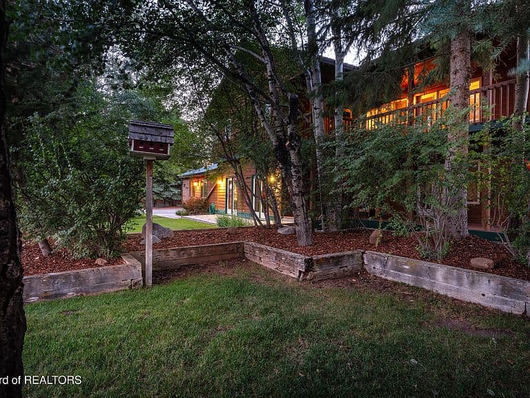 520 Targhee Towne Rd photo 1