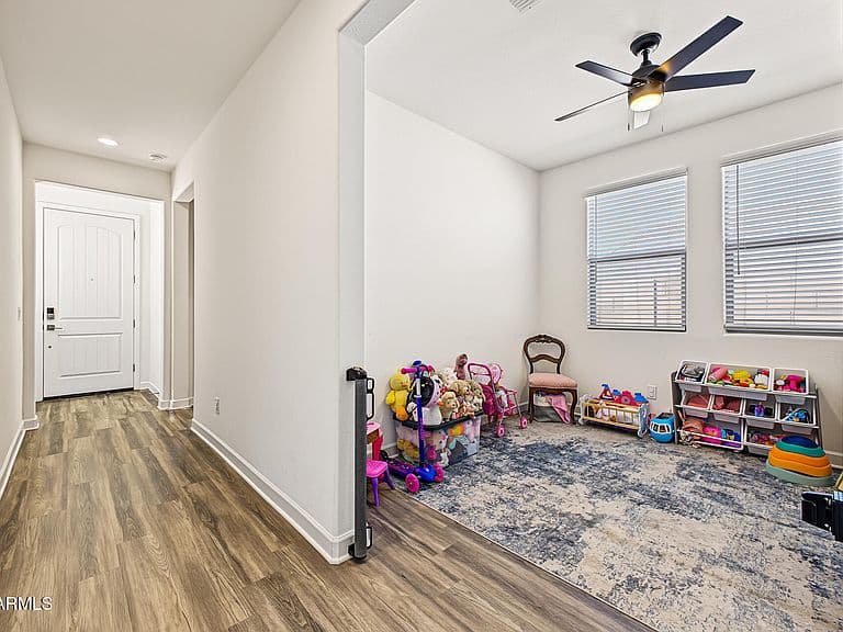 35121 N MAGNETTE Way photo 3