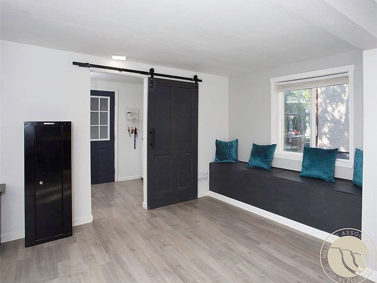 328 Broadwater Ave photo 3