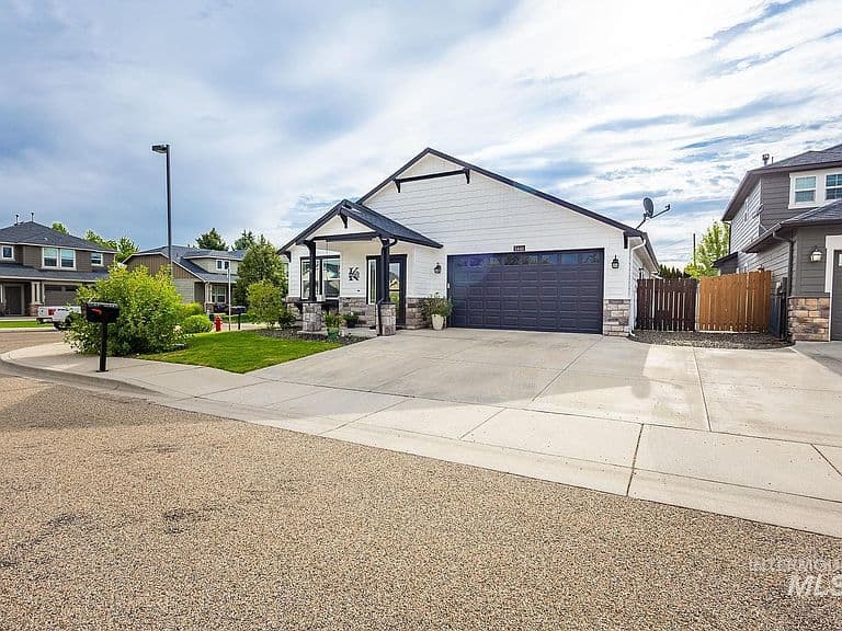 5440 N Landon Creek Pl photo 2